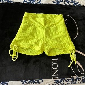 Neón biker shorts